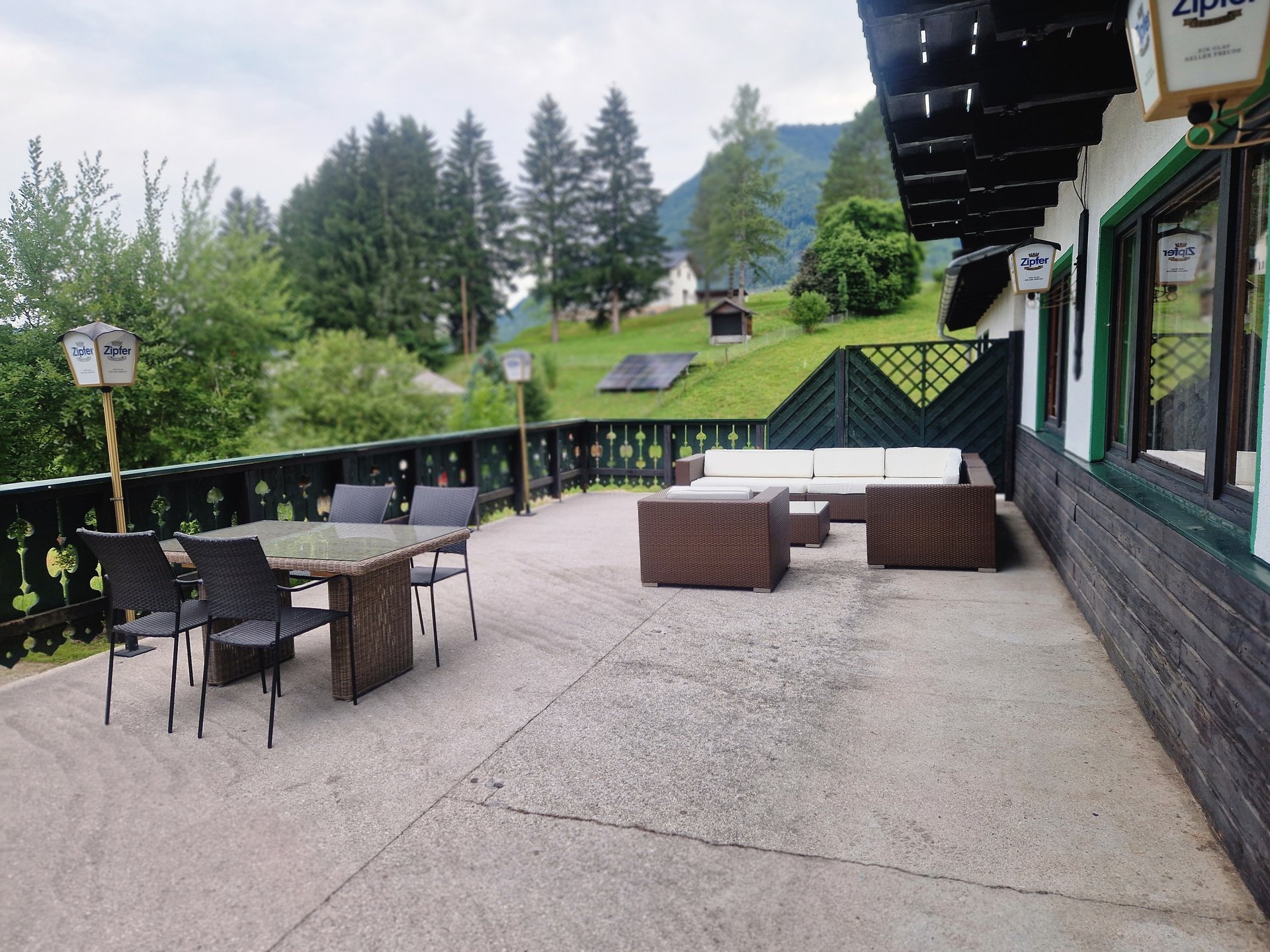 Terras met bergzicht