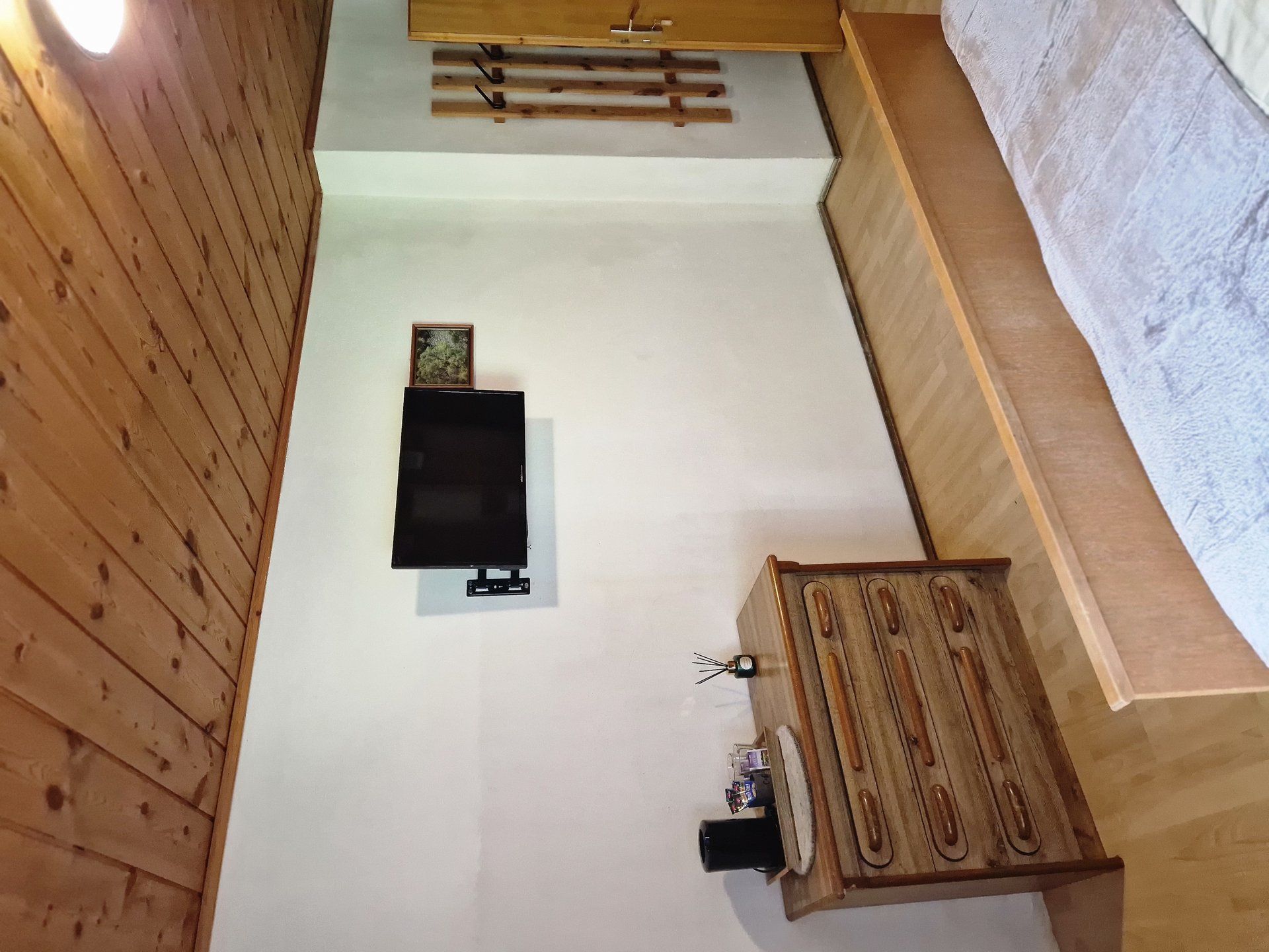 Zaunerhof hotelkamer - Gezellige kamer met houten lambrisering en TV